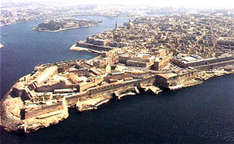Der-Marsamxett-Harbour-auf-Malta
