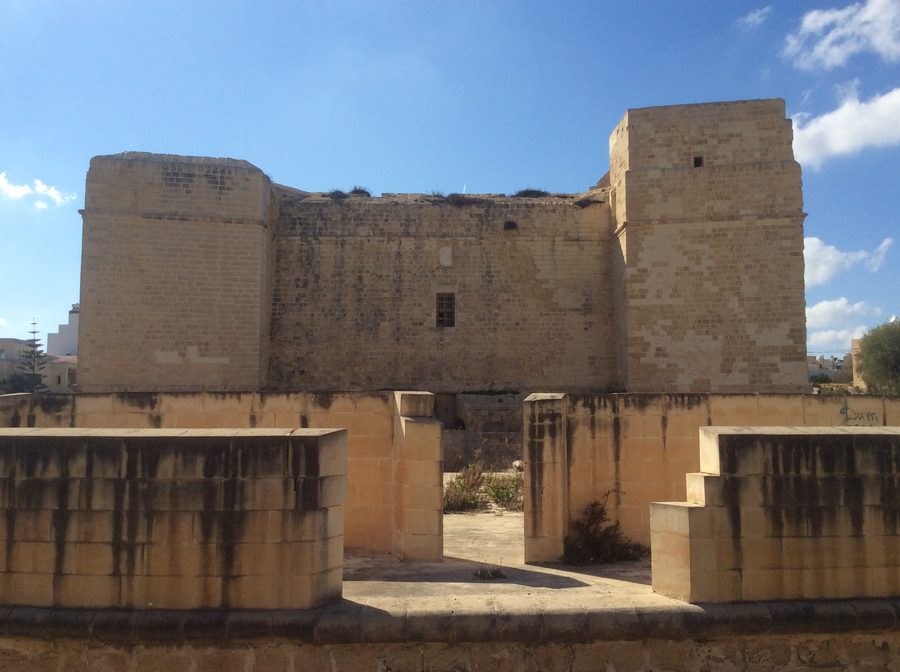 St.-Thomas-Turm und Batterie an der Küste von Marsaskala auf Malta
