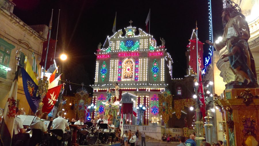 Außenansicht der Pfarrkirche von Ħal Għaxaq