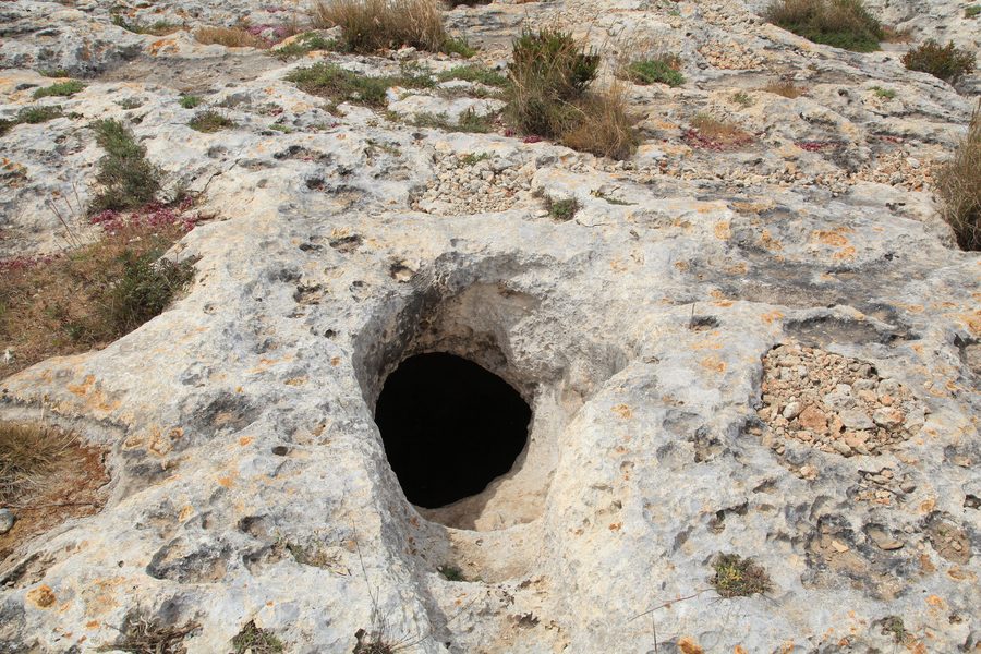 Gräber am Xemxija Heritage Trail in St. Paul's Bay auf Malta