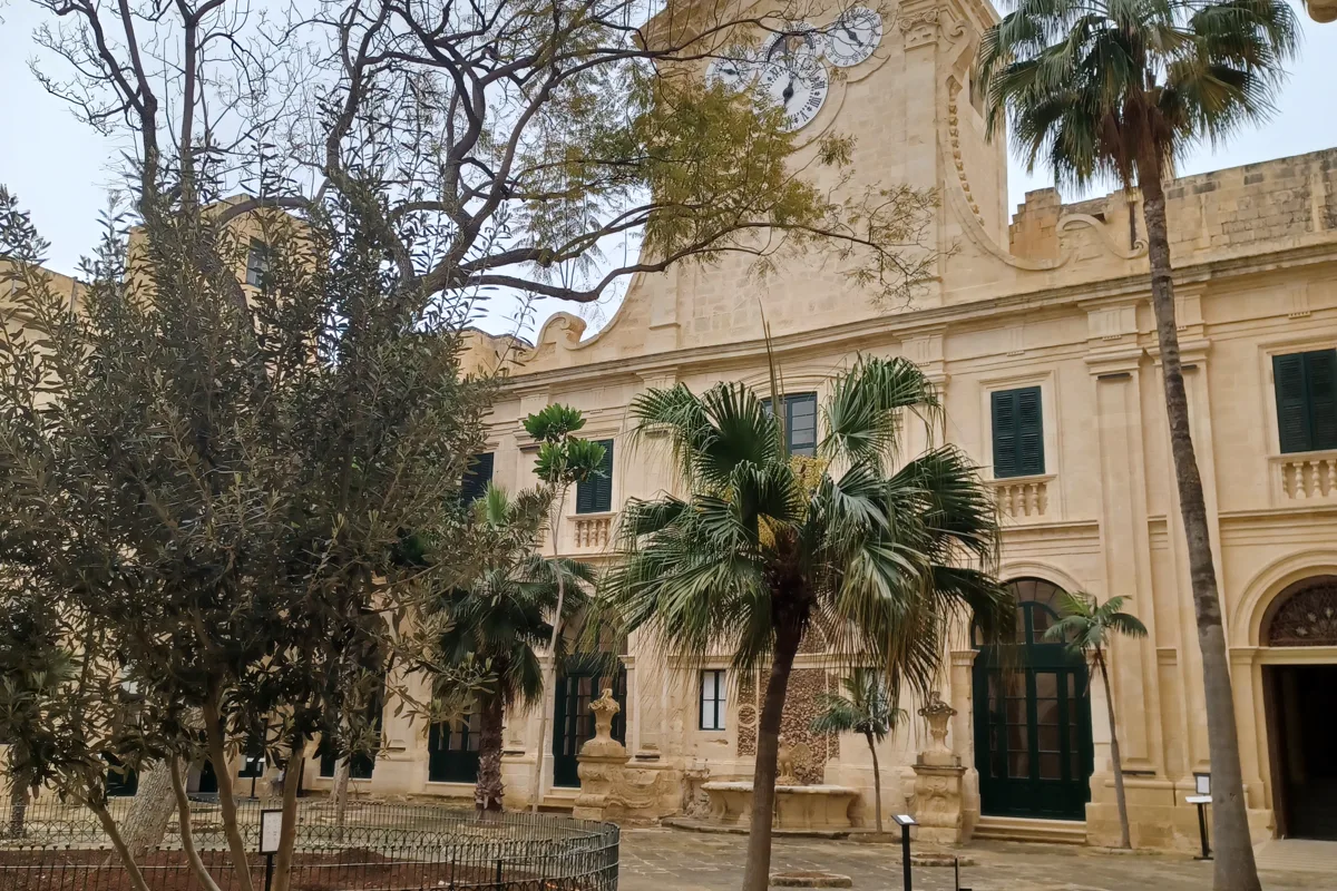 Innenhof des Grand Masters Palace