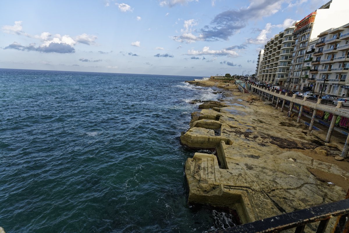 Sliema Beach und Promenade